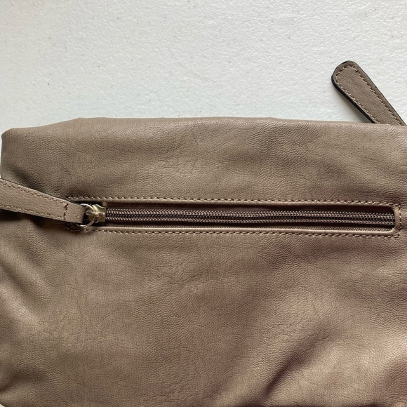 Big Buddha Santa Barbara Flower Design Wristlet - Picture 5 of 9